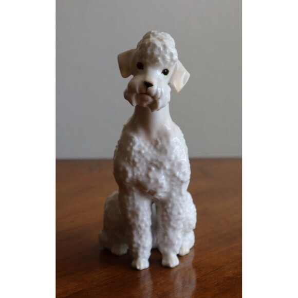 Vintage HR Hutschenreuther Germany White Porcelain Sitting Poodle Figurine 6.5" - Picture 1 of 11